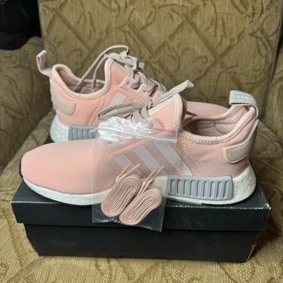 NEW adidas NMD R1Vapour Pink/Light Onix Women's Size 10‎ 2017 BY3059